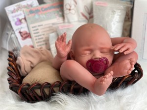 Layla-asleep-full-limbs-beborn-kit-with-accessories-0001 (1)